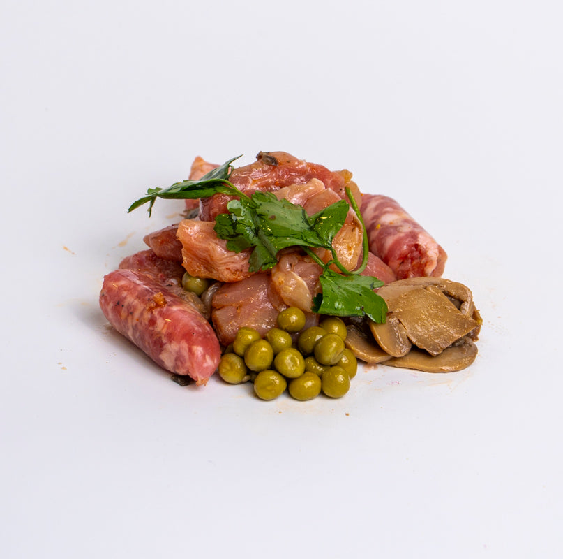 Boscaiola con piselli, funghi champignon, cervellate di maiale e pollo