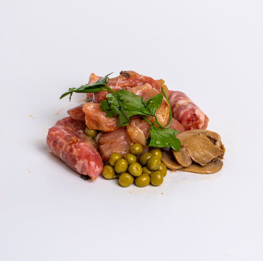 Boscaiola con piselli, funghi champignon, cervellate di maiale e pollo