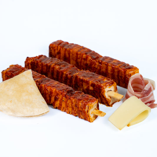 Spiedino di scottona con tortillas, pancetta, salsa bbq e provola